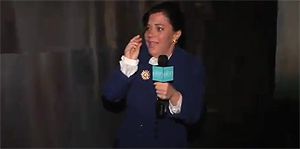 Ведущая наложила в штаны