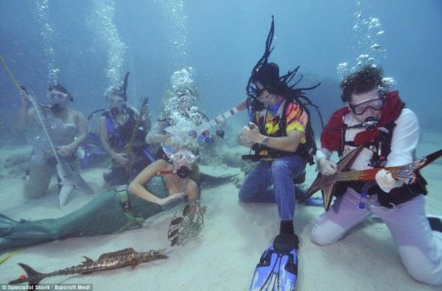 Музыкальный фестиваль под водой во Флориде