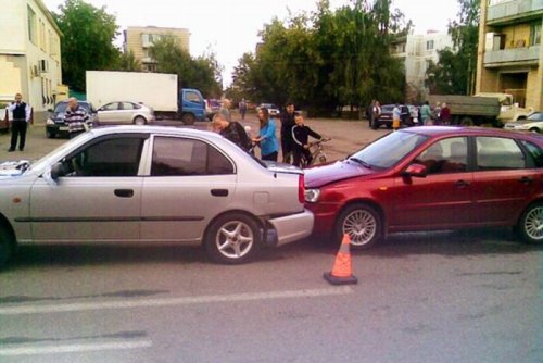 Свадебный кортеж попал в аварию