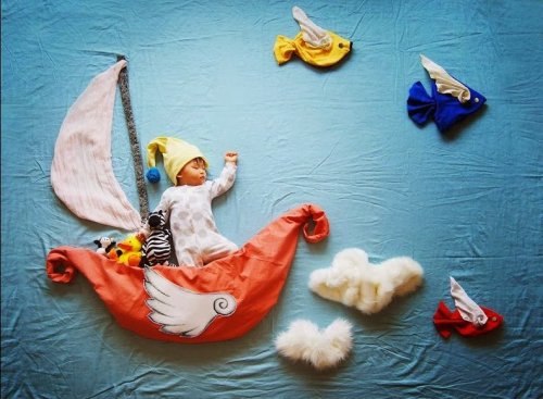 Креативная мама использует спящего младенца для создания очаровательных фотографий (15 шт)